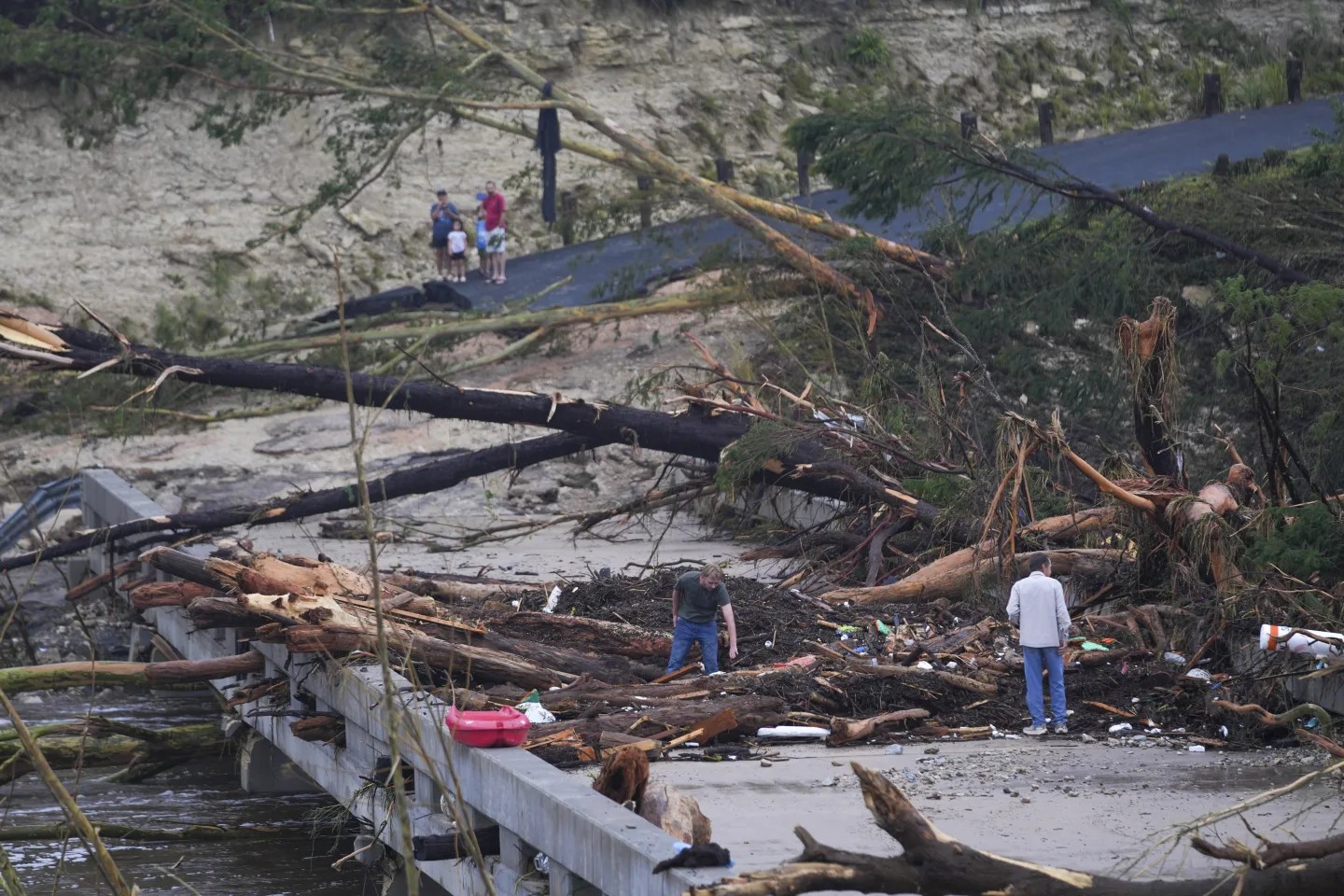 Al menos 51 muertos y 27 niñas desaparecidas por inundaciones en Texas