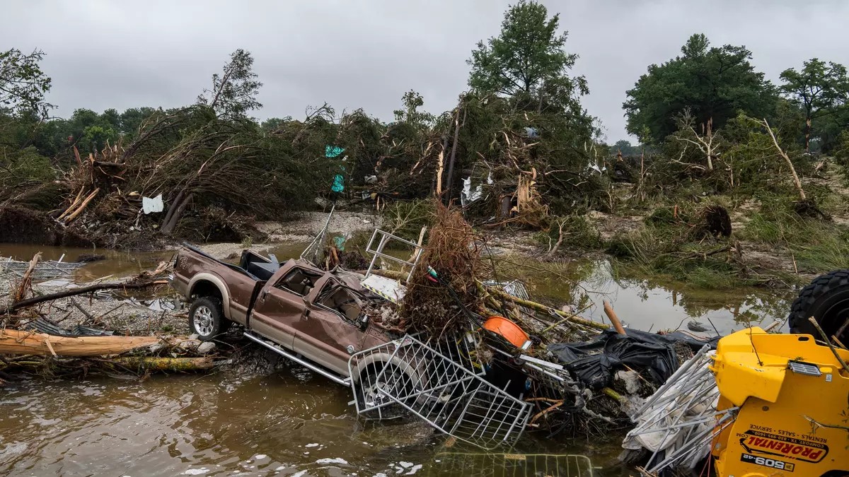 Las muertes por inundaciones en Texas superan las 80 personas