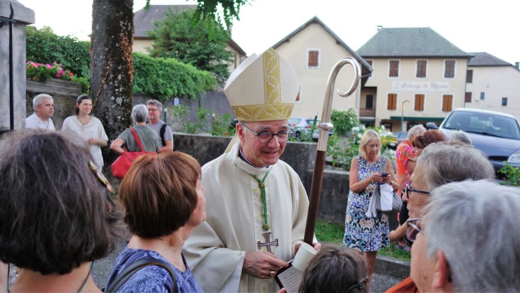 Verny en una comunidad de la arquidiócesis de Chambéry. De sus redes sociales. Verny en una comunidad de la arquidiócesis de Chambéry. De sus redes sociales.