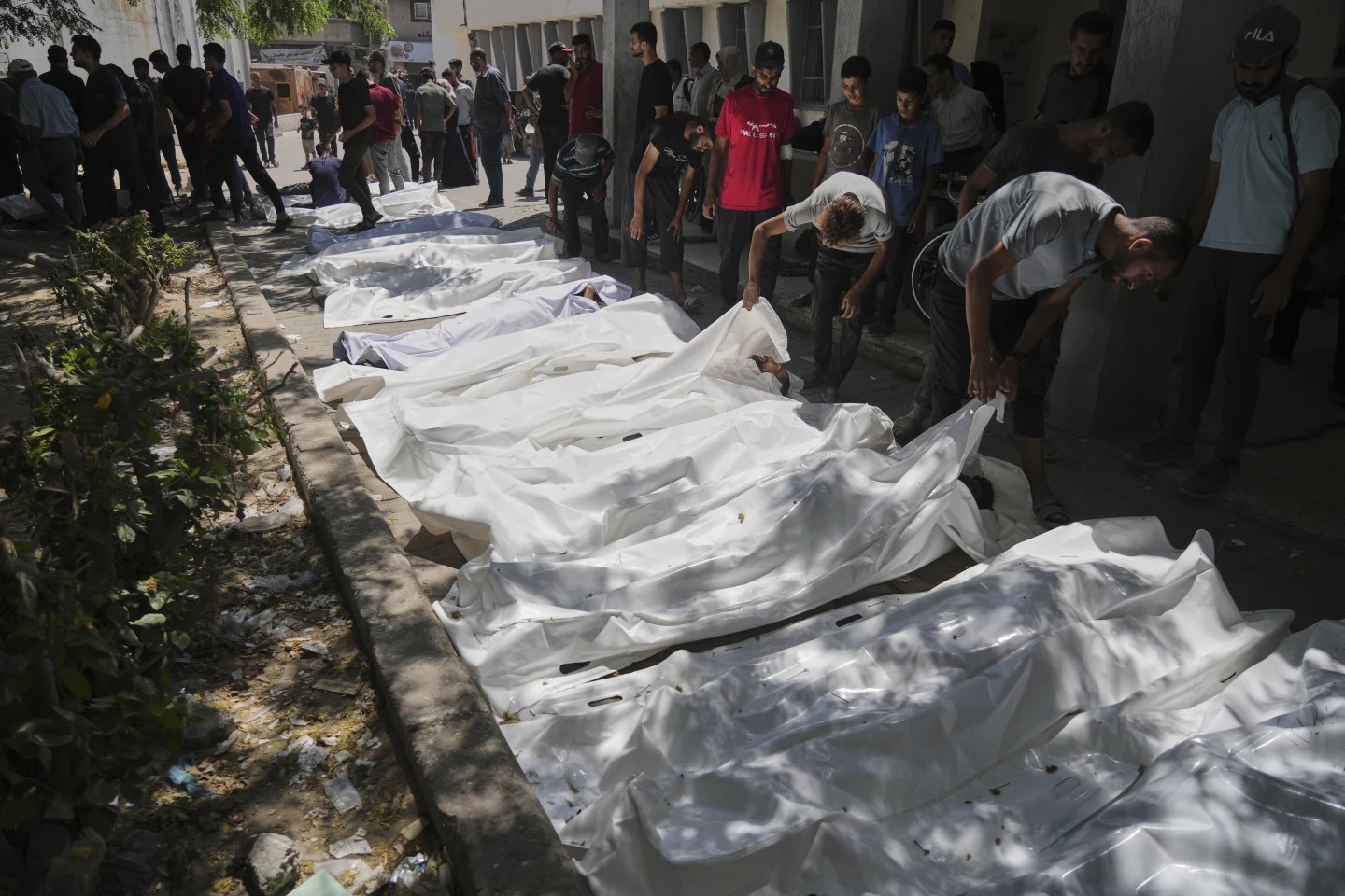 Al menos 85 muertos en Gaza cuando buscaban ayuda humanitaria