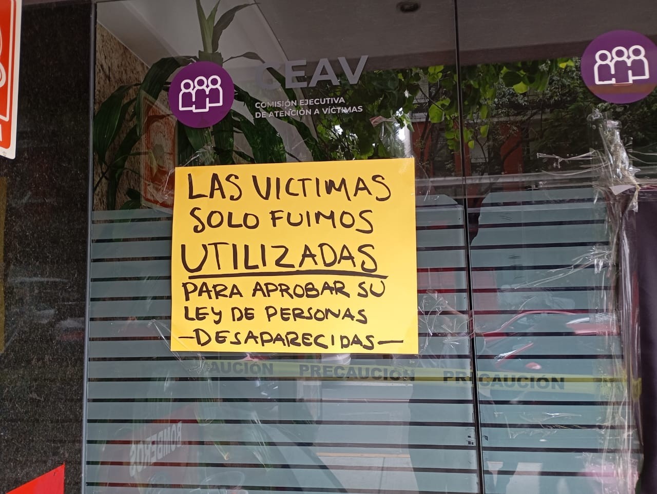 “Ningún dolor es opción“: víctimas resisten frente a la CEAV