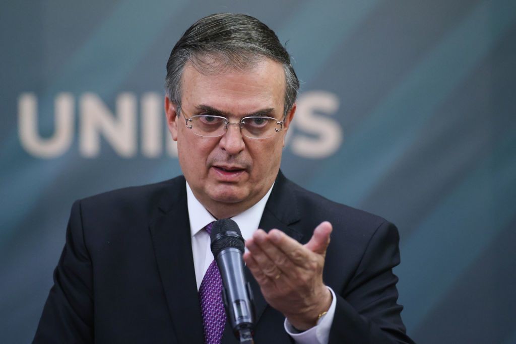 Ebrard pide no entrar en pánico ante inminentes aranceles de EE UU
