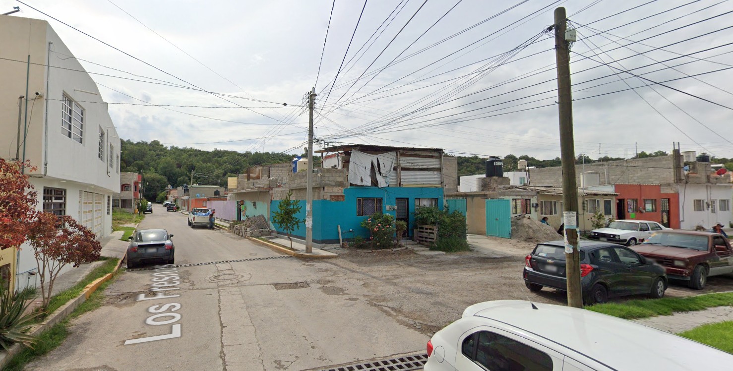 Imagen de la esquina de Los Cedros y Los Fresnos en Google Maps. Imagen de la esquina de Los Cedros y Los Fresnos en Google Maps.