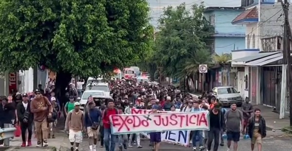 Caravana migrante sale de Tapachula rumbo a la CDMX, pese a Trump