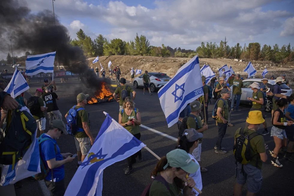 Hamás acepta alto el fuego; Israel mantiene ofensiva en Gaza