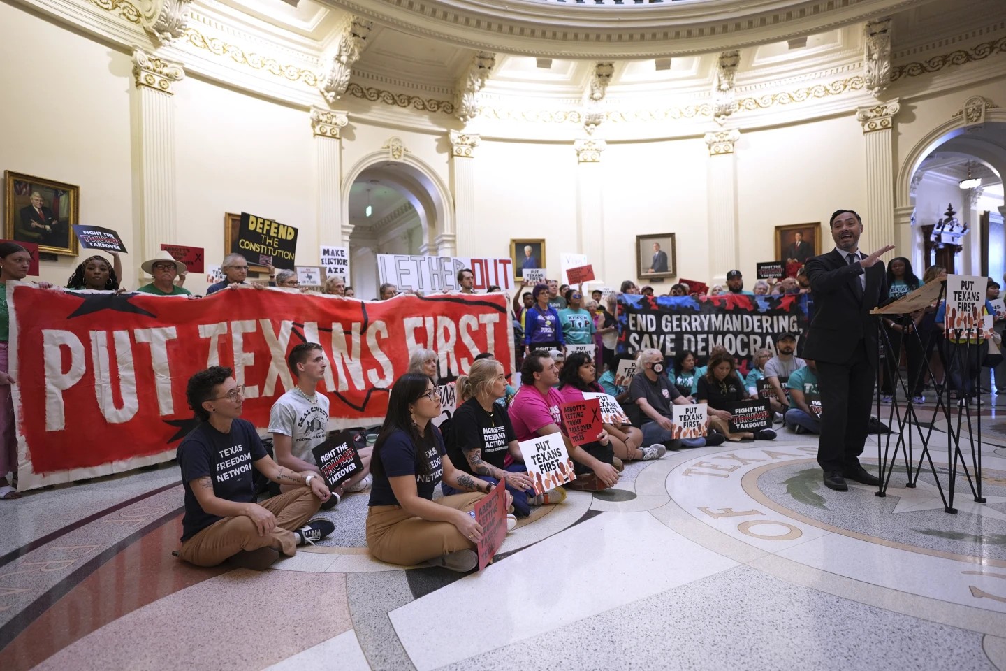 Texas aprueba rediseño electoral impulsado por Trump