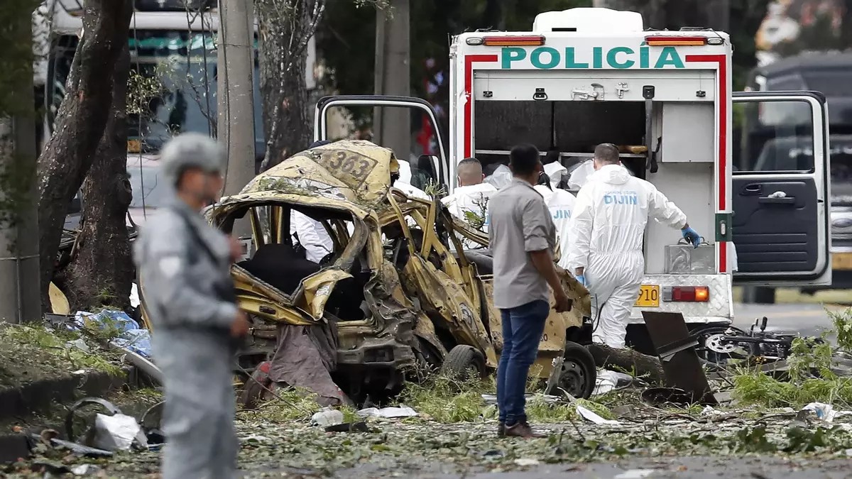 Al menos 18 muertos y 65 heridos en dos atentados en Colombia