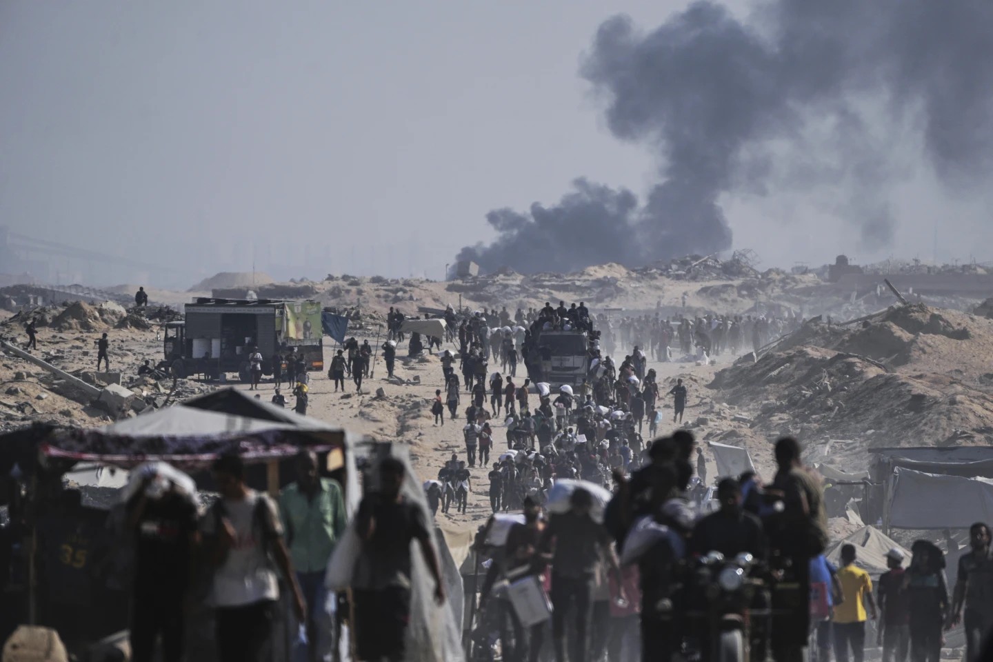 Ataques israelíes en Gaza dejan 33 muertos en medio de la hambruna