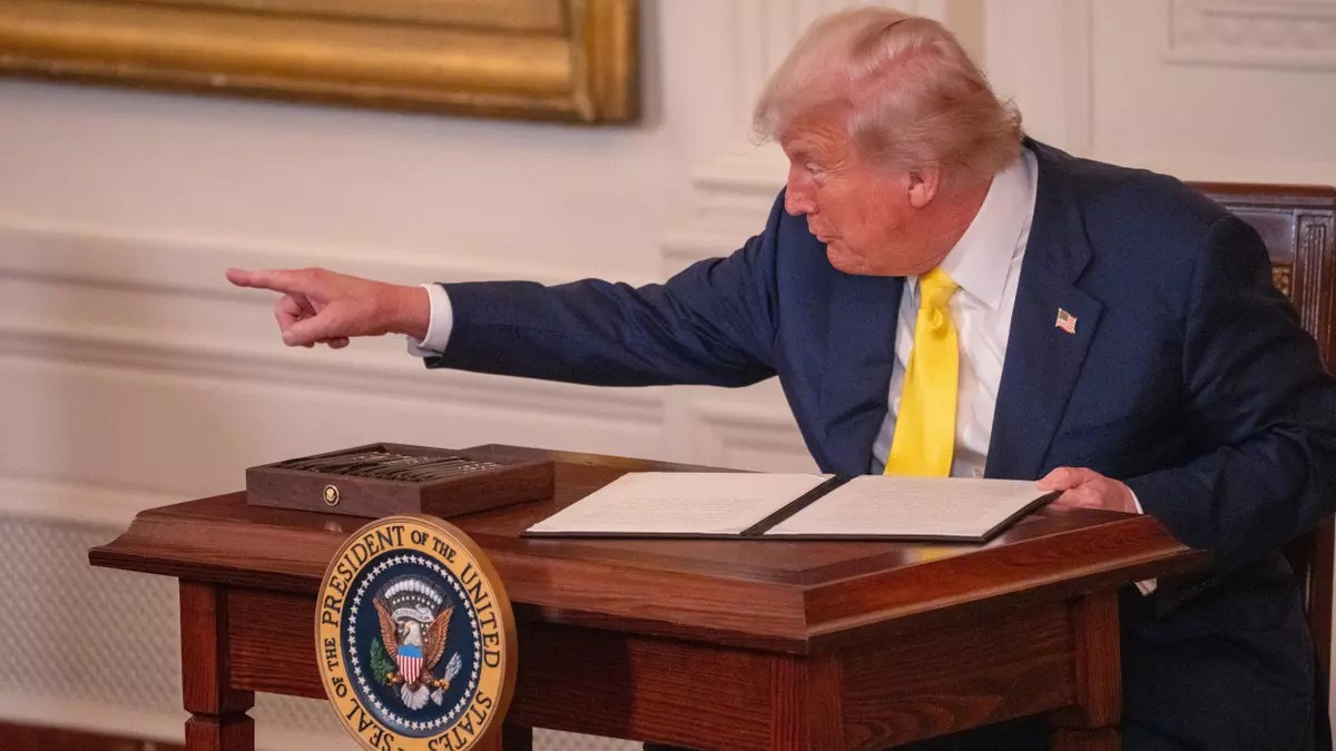 Trump acusa a grandes bancos de rechazarlo como cliente