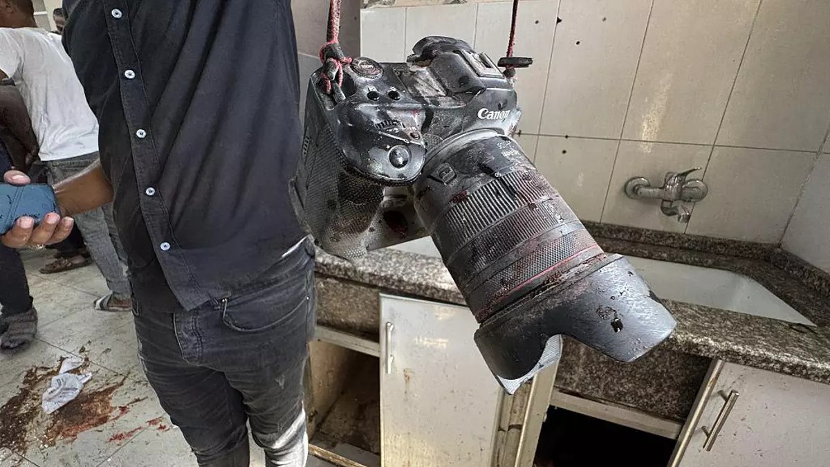 Israel ataca un hospital en el sur de Gaza y mata a cuatro periodistas