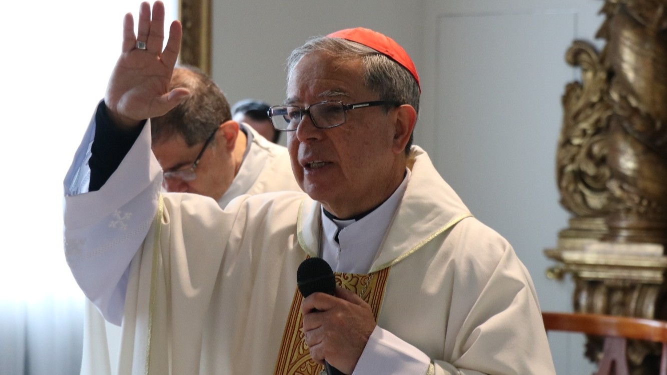 El cardenal y arzobispo de Bogotá, Luis José Rueda Aparicio preside una misa, 2025. De las redes sociales de su arquidiócesis.