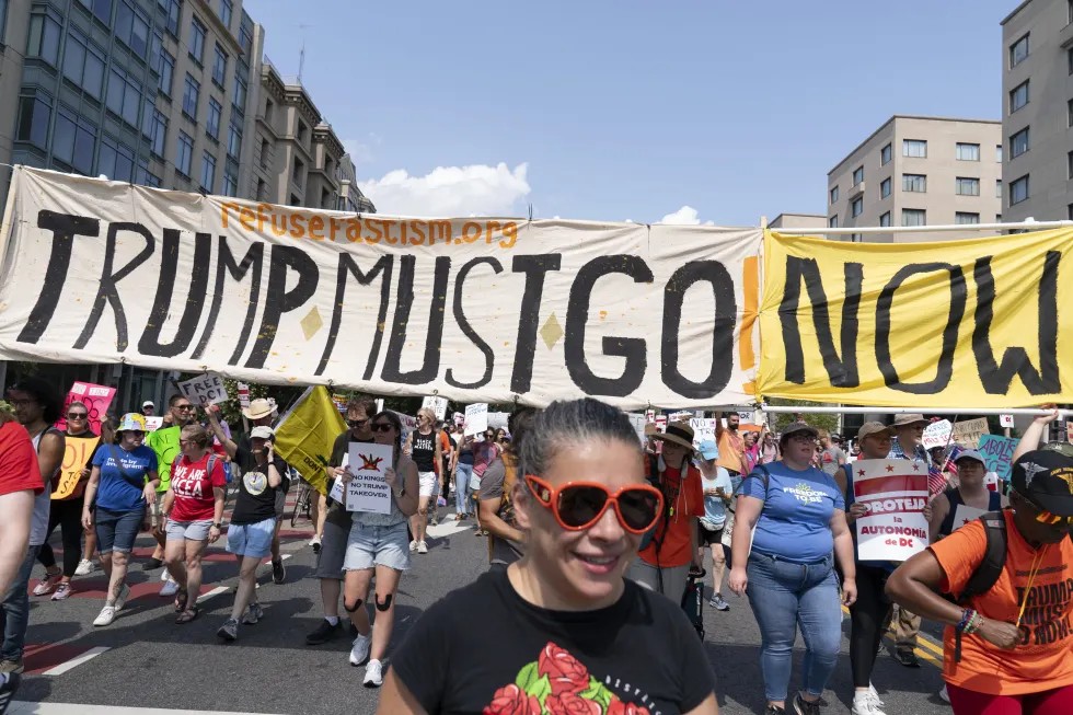 Protesta masiva en Washington contra el control policial de Trump