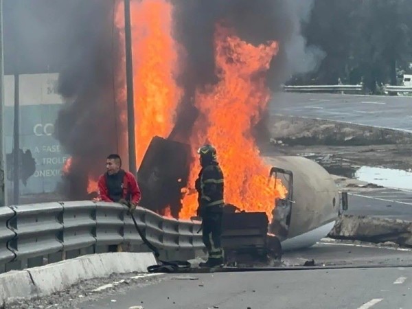 Brugada reconoce 13 muertes por explosión de pipa en Iztapalapa