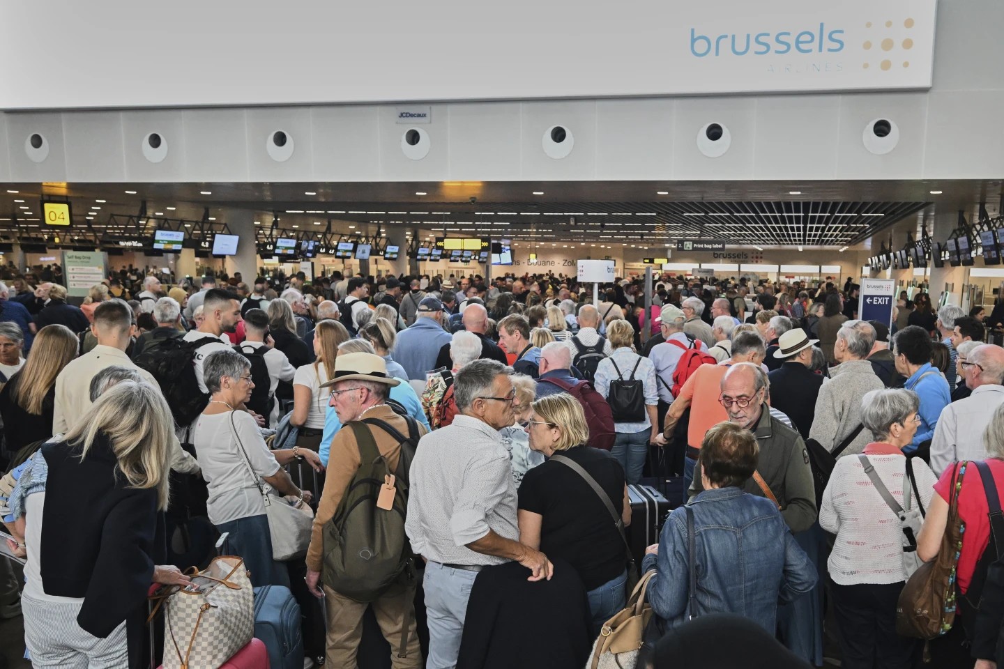 A cyberattack disrupts check-in systems at major European airports