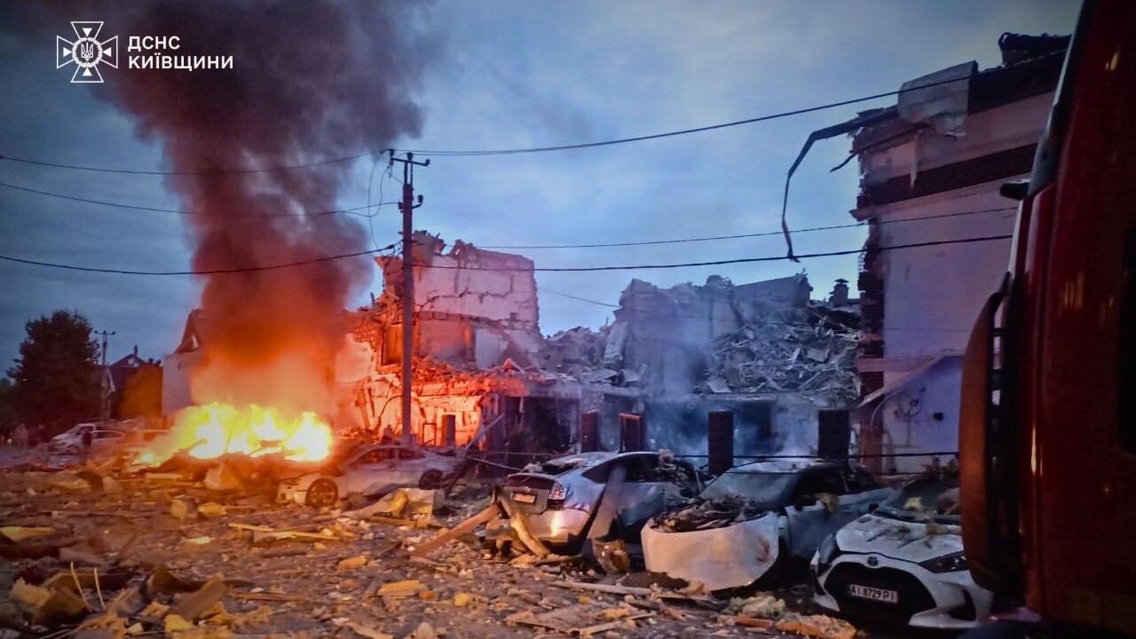 Rusia bombardea Ucrania durante 12 horas con drones y misiles