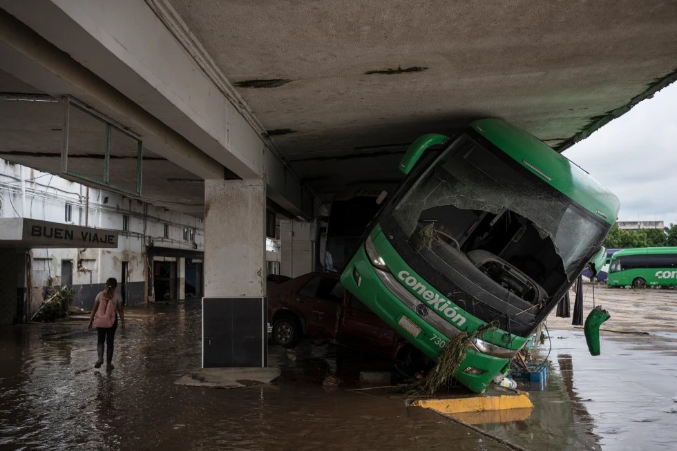 Lluvias intensas dejan 41 muertos y caos en Veracruz y Poza Rica