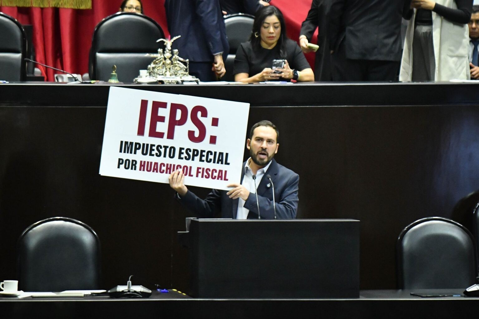 Diputados eleva impuesto al refresco, cigarro, videojuego y apuesta