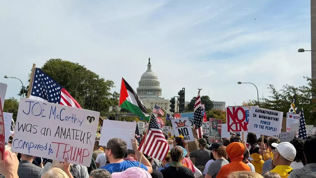 “No Kings”: Masivas protestas en EEUU contra autoritarismo de Trump