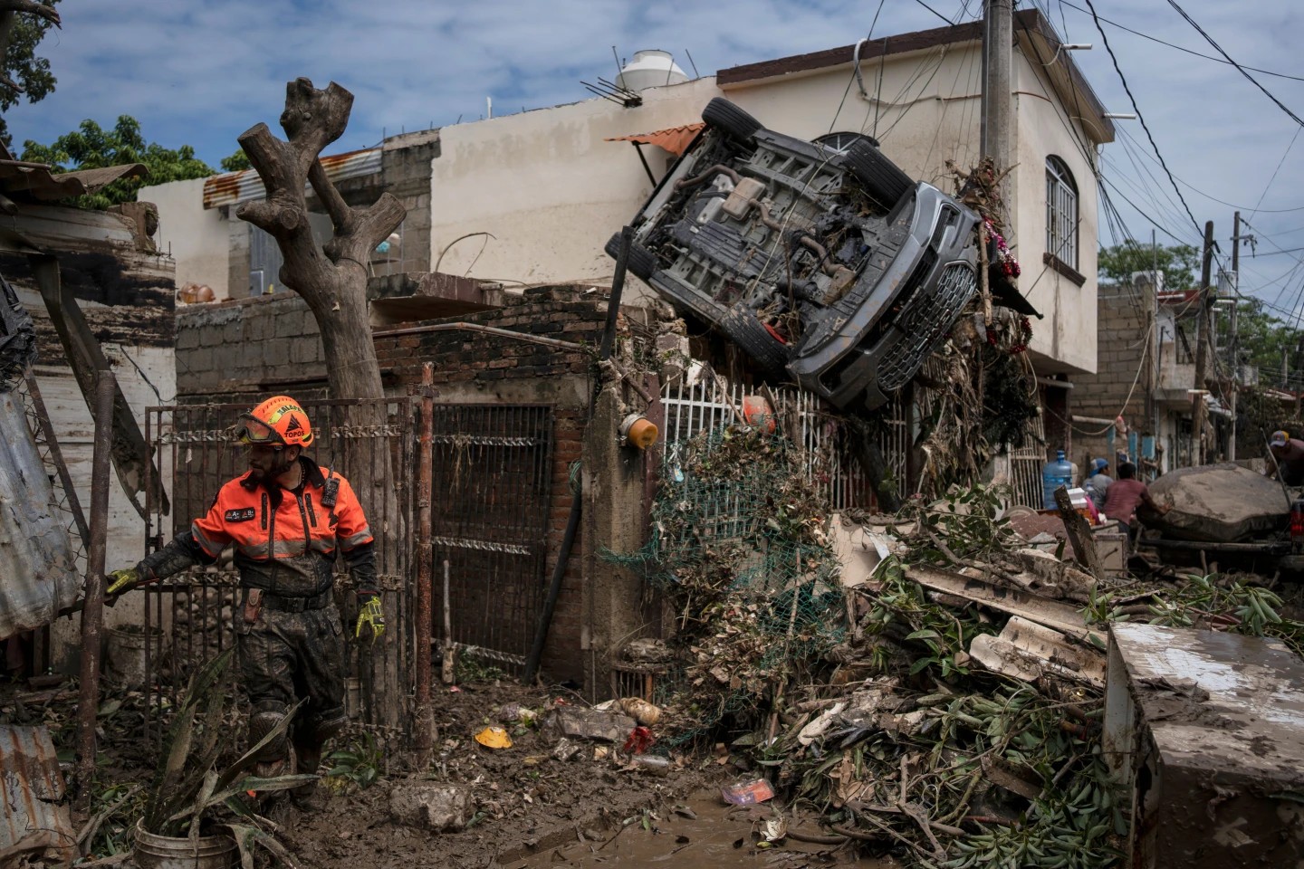 Lluvias mortales exponen fallas en alertas y prevención en México