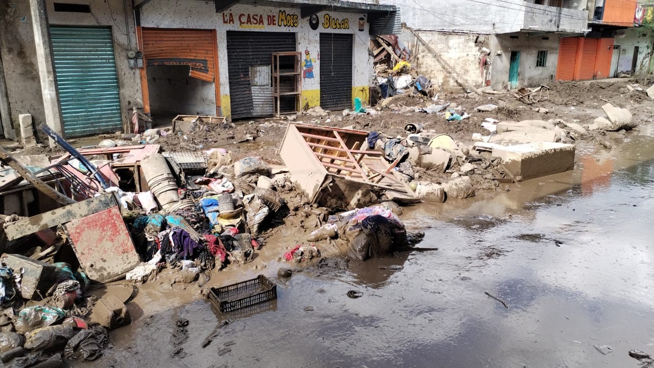 Huehuetla queda sepultada tras el paso del huracán Priscilla