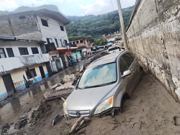 Huehuetla queda sepultada tras el paso del huracán Priscilla