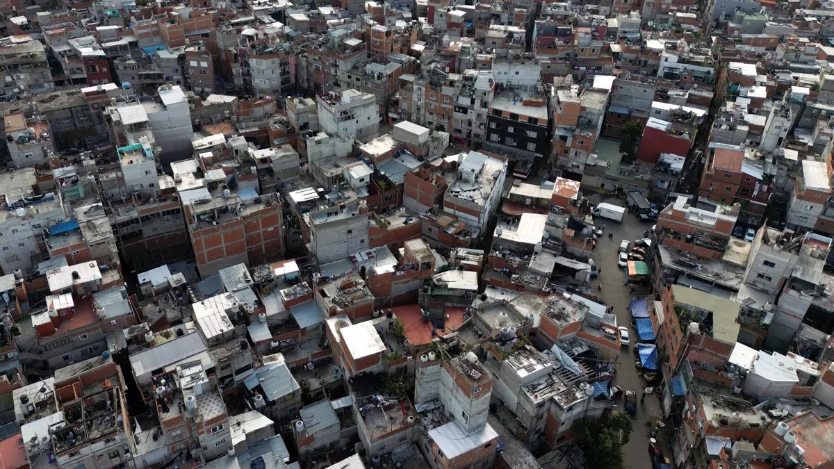 Narcos llenan el vacío del Estado argentino ante los recortes de Milei