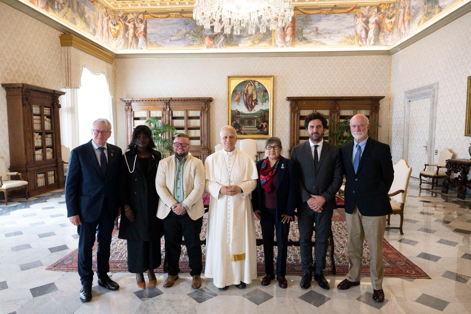 El papa León XIV y miembros de Ending Clergy Abuse durante su reunión. 20 de octubre de 2025, redes sociales de Matthias Katsch. El papa León XIV y miembros de Ending Clergy Abuse durante su reunión. 20 de octubre de 2025, redes sociales de Matthias Katsch.