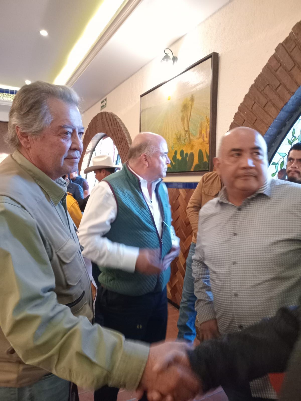 Jaime Martínez Veloz con los líderes de Saltillo Coahuila.
