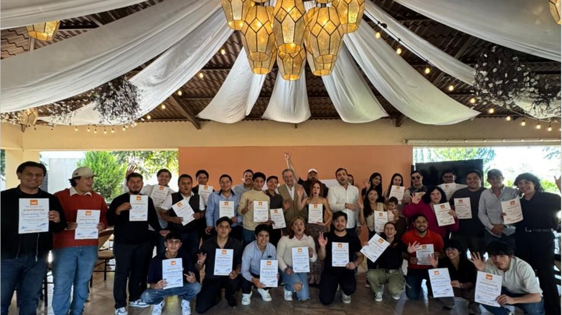 Martínez Veloz destaca participación juvenil en política de Saltillo