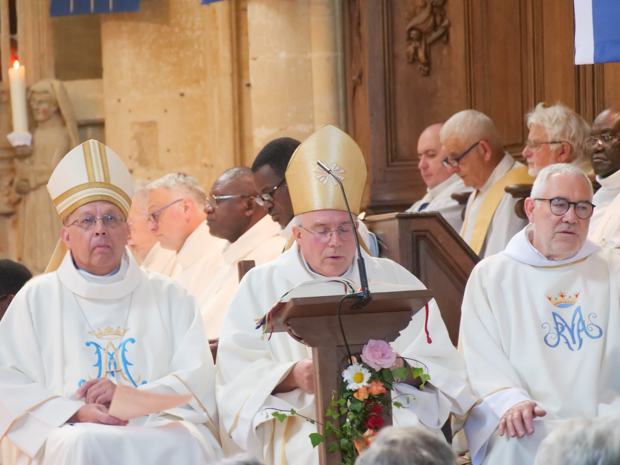 At center, archbishop Philippe Ballot of Metz. To the left, now bishop emeritus of Verdun, Gusching, July 2024. Social media of the diocese of Verdun.
