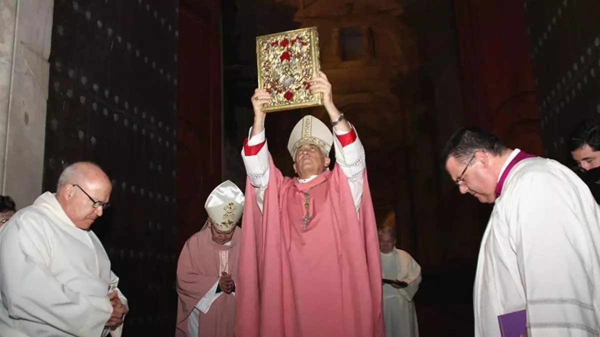 El Vaticano investiga por pederastia al obispo de Cádiz