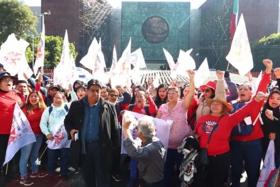 CNTE bloquea accesos a la Cámara de Diputados por Ley del ISSSTE