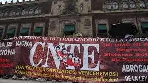 CNTE bloquea accesos a la Cámara de Diputados por Ley del ISSSTE