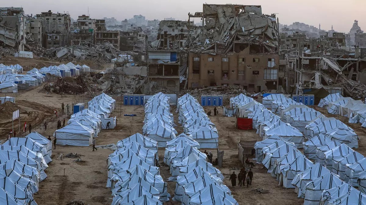 Crímenes de guerra de Israel por desplazamiento de 32,000 palestinos