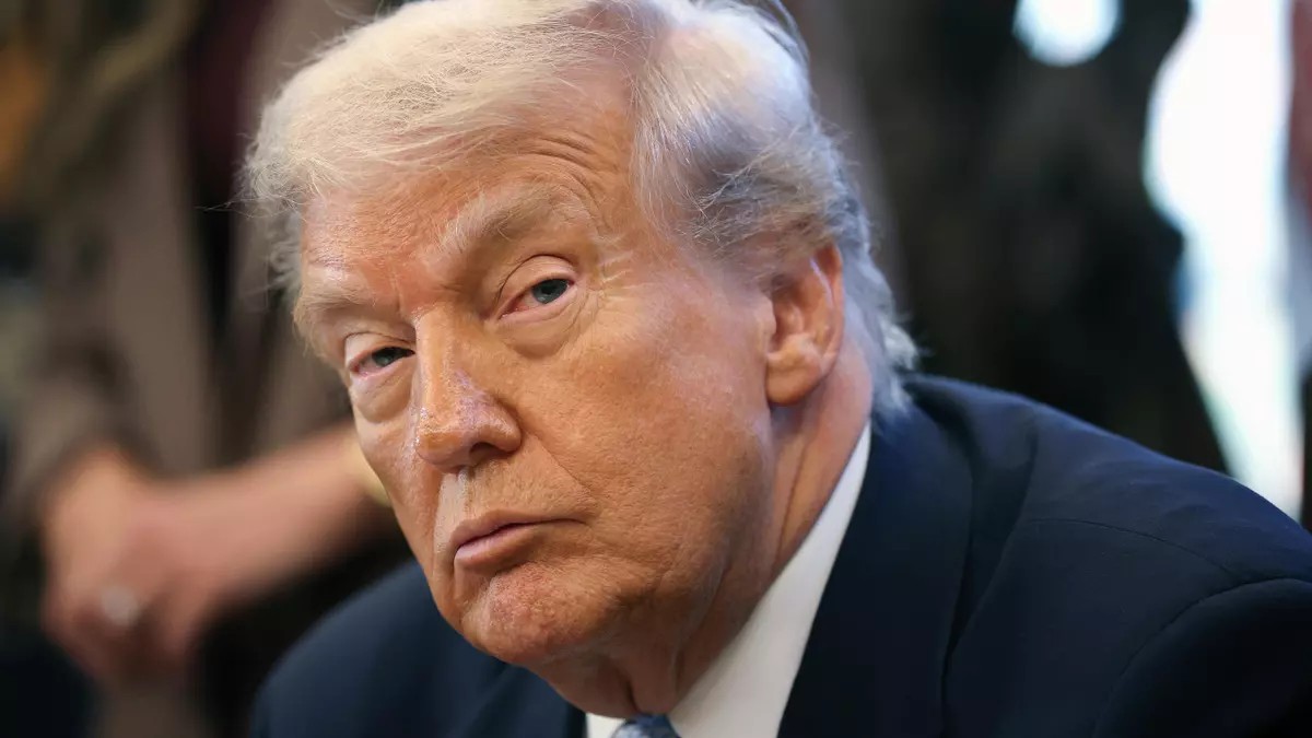 Trump considera diálogo con Maduro en medio de tensiones militares