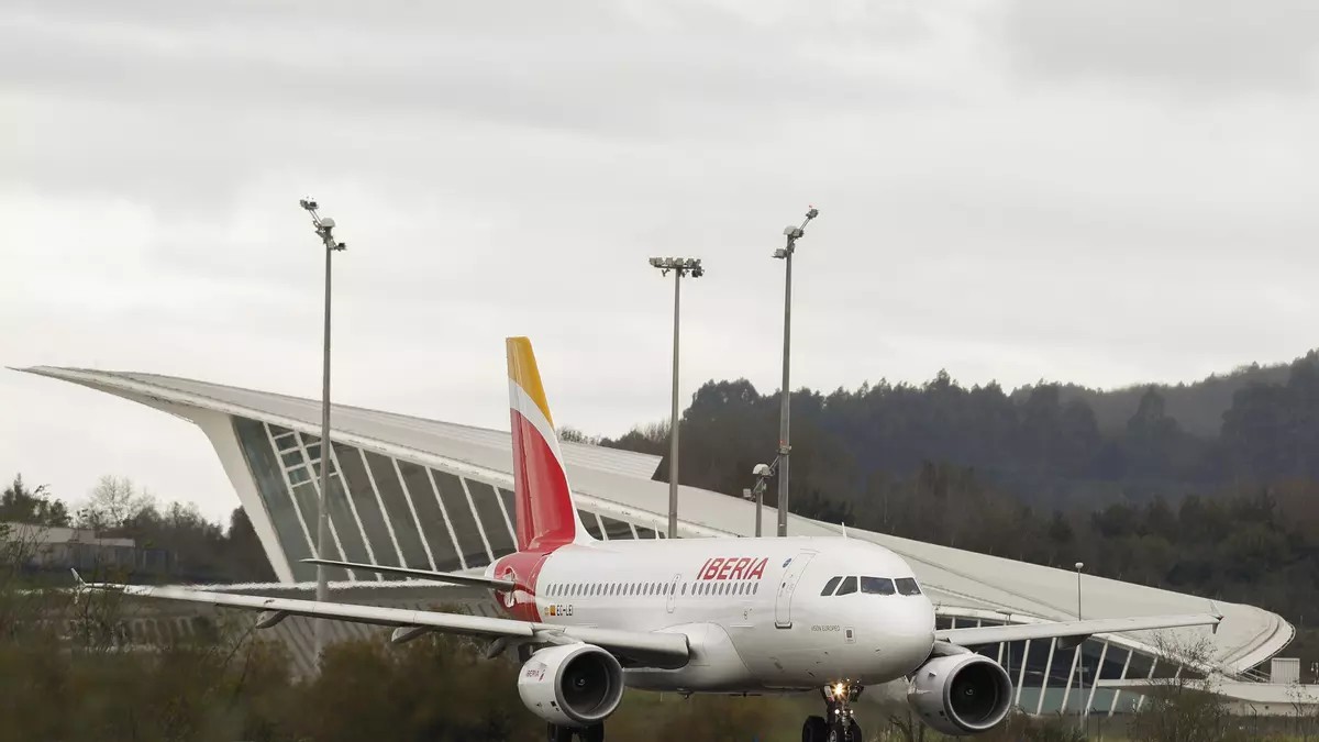 Venezuela revoca licencias a aerolíneas y crece tensión con EEUU