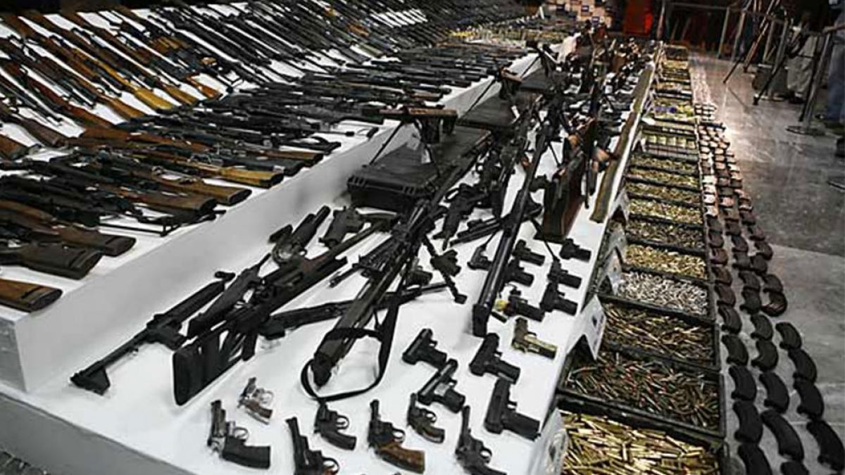 El río de acero: las armas que sostienen la violencia en México