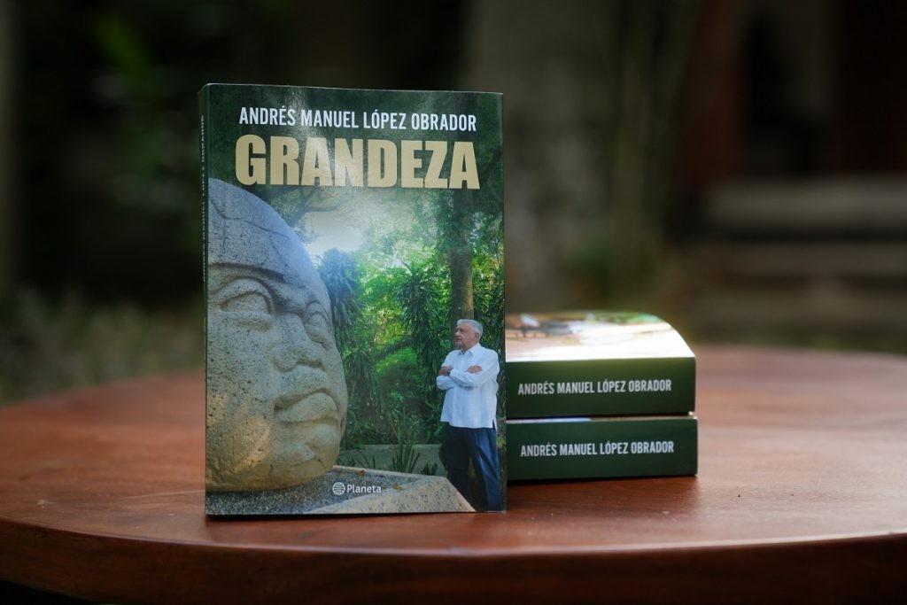 AMLO ha escrito más libros que los que ha leído
