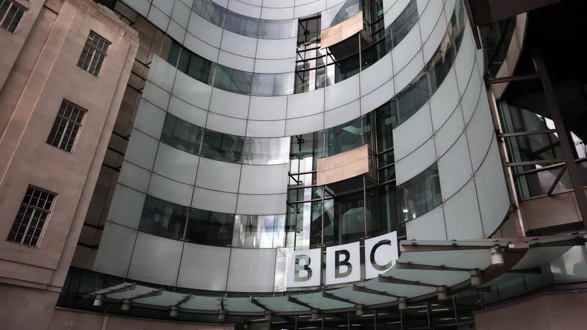 Trump demanda a la BBC por difamación y exige 10,000 MDD