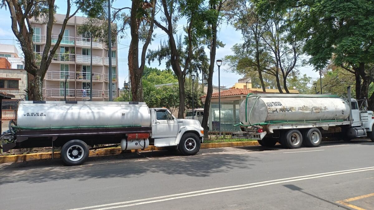 Escasez de agua en CDMX convierte a las pipas en negocio millonario
