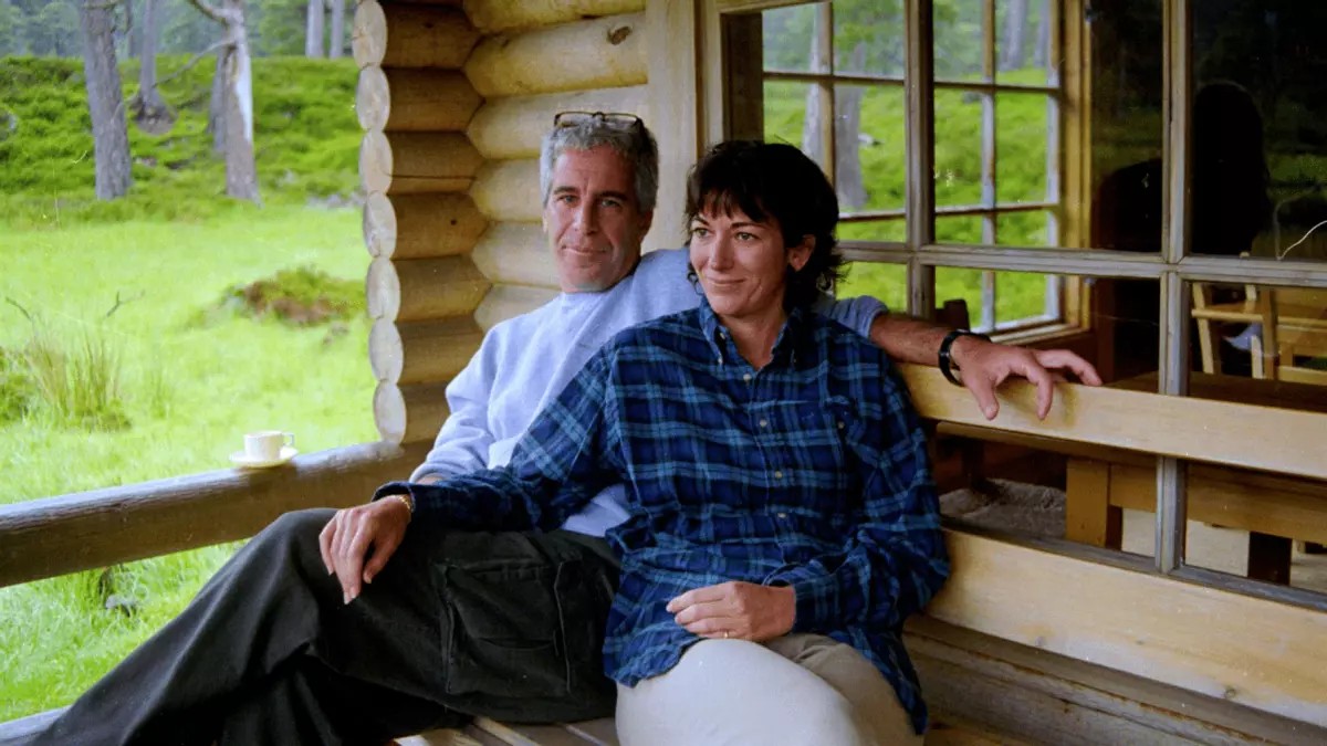 Archivos de Epstein exponen cómo su cómplice normalizó los abusos