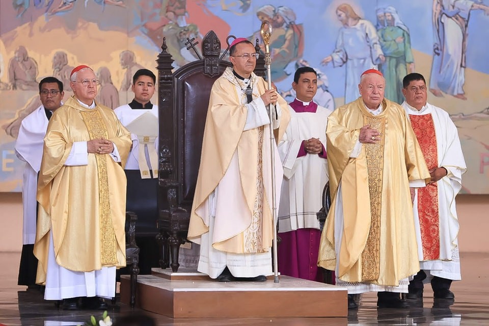 At center, holding a staff, archbishop Joseph Spiteri Nuncio to Mexico, to the right, in golden chasuble, Cardinal Juan Sandoval Íñiguez. To the left, also in golden chasuble, Cardinal José Francisco Robles Ortega, current archbishop of Guadalajara, September 22, 2023. From Cardinal Robles Ortega's social media. At center, holding a staff, archbishop Joseph Spiteri Nuncio to Mexico, to the right, in golden chasuble, Cardinal Juan Sandoval Íñiguez. To the left, also in golden chasuble, Cardinal José Francisco Robles Ortega, current archbishop of Guadalajara, September 22, 2023. From Cardinal Robles Ortega's social media.