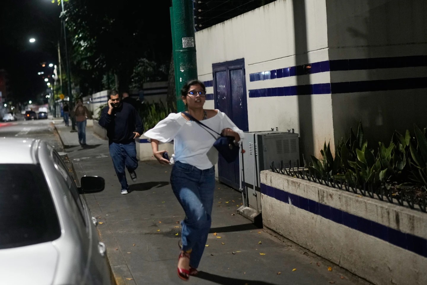 Siete explosiones y sobrevuelos militares sacuden Caracas