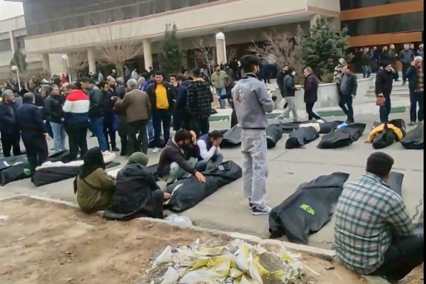 Irán supera los 2500 muertos en protestas pese a presión internacional