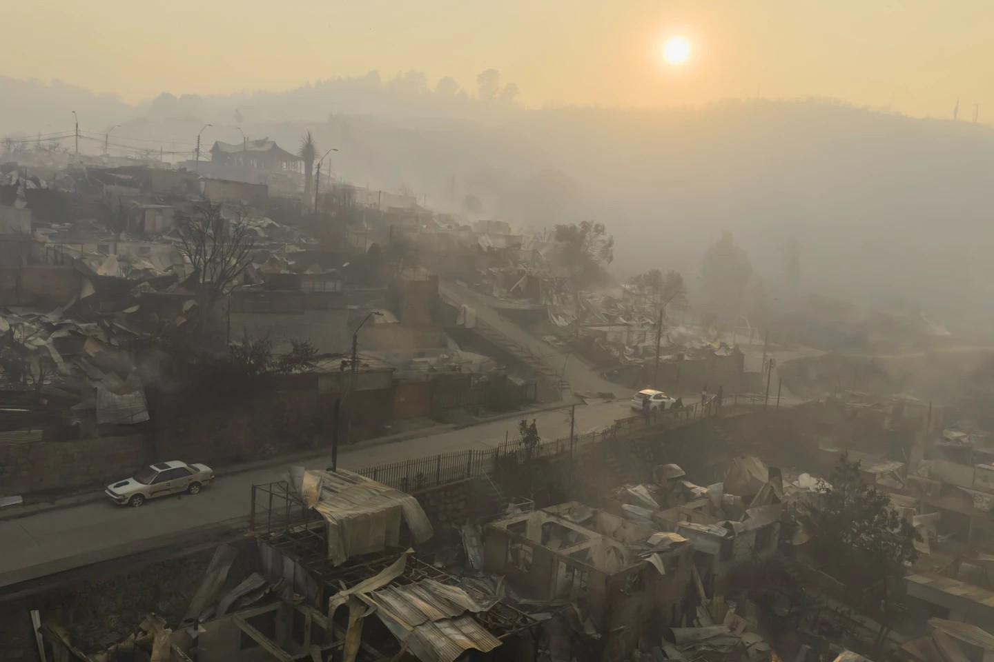 Incendios forestales en Chile dejan 19 muertos y 50, 000 evacuados