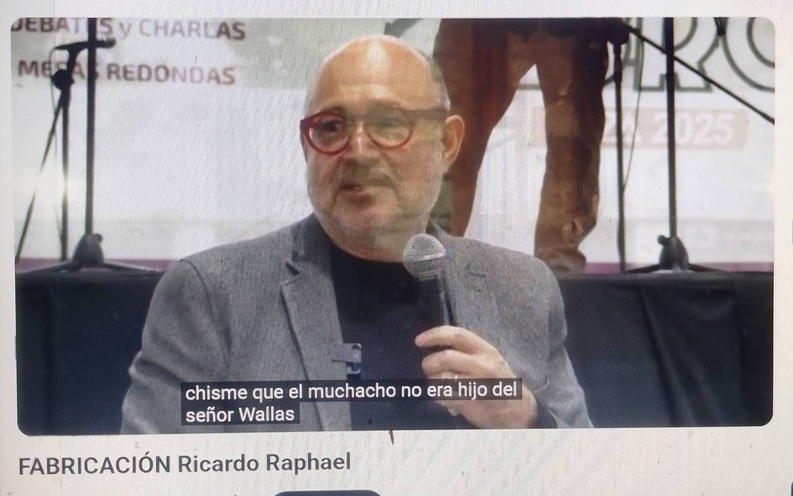 “Pero, había un chisme de que el muchacho no era hijo del señor Wallace y corría por todos lados“: Ricardo Raphael en una de sus presentaciones. “Pero, había un chisme de que el muchacho no era hijo del señor Wallace y corría por todos lados“: Ricardo Raphael en una de sus presentaciones.