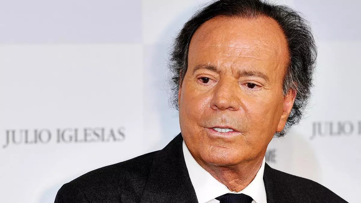 Fiscalía de España archiva investigación contra Julio Iglesias