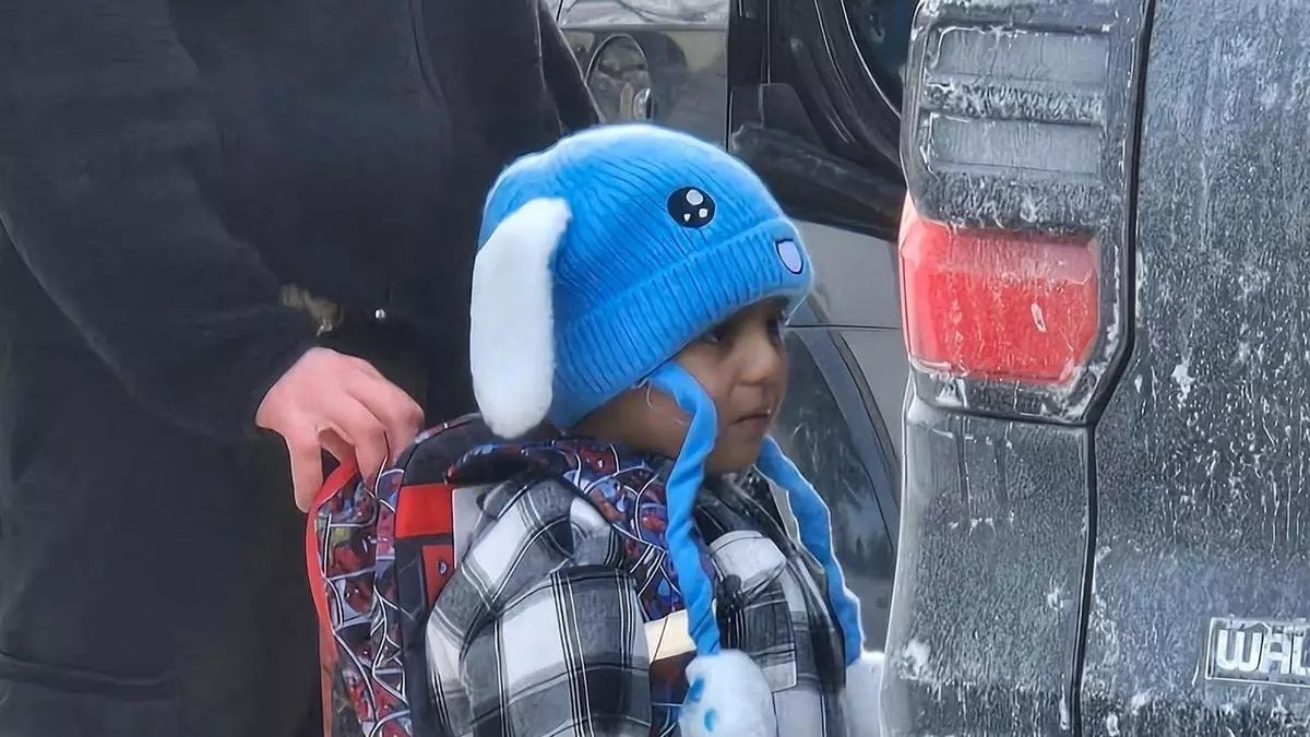 Un juez frena deportación del niño de 5 años detenido en Minneapolis