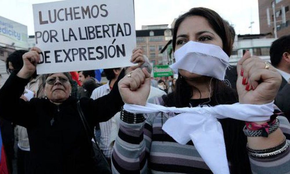 La libertad de expresión, en voz baja