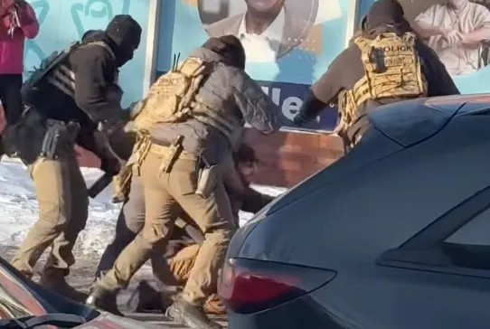 Identificados los agentes federales que asesinaron a Alex Pretti